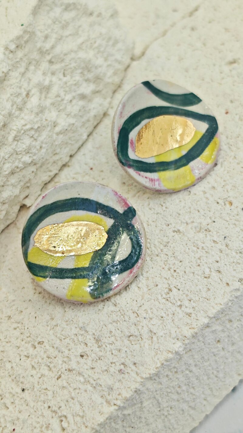 Irini – Κεραμικά σκουλαρίκια με χρυσή λεπτομέρεια | Συλλογή Anasa