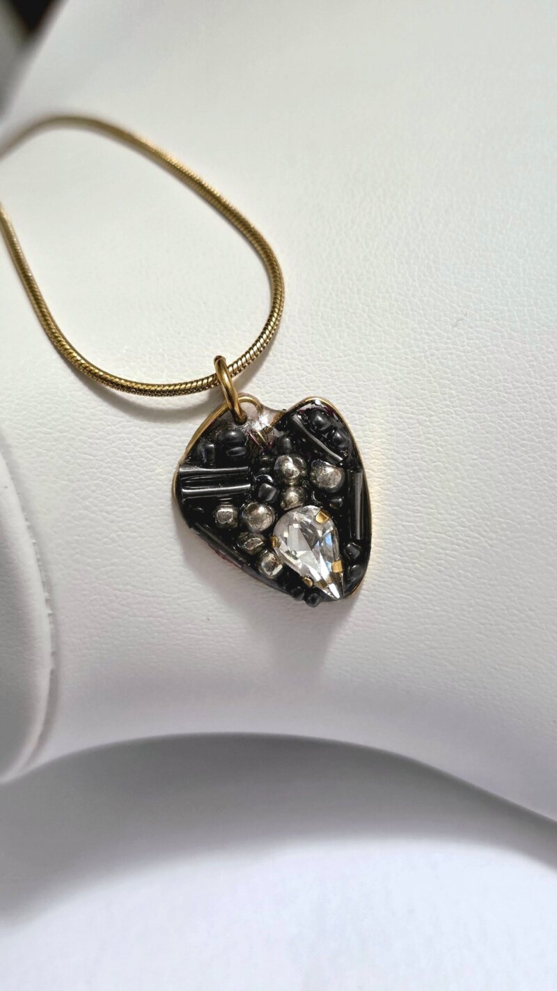 Κολιε μοτιφ με κρύσταλλα