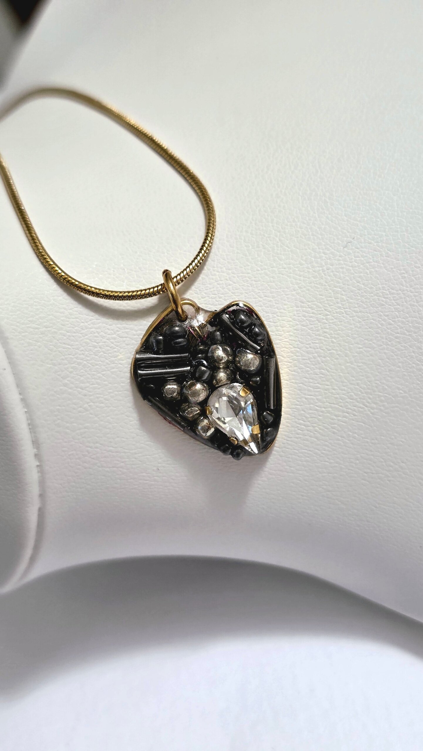 Κολιε μοτιφ με κρύσταλλα