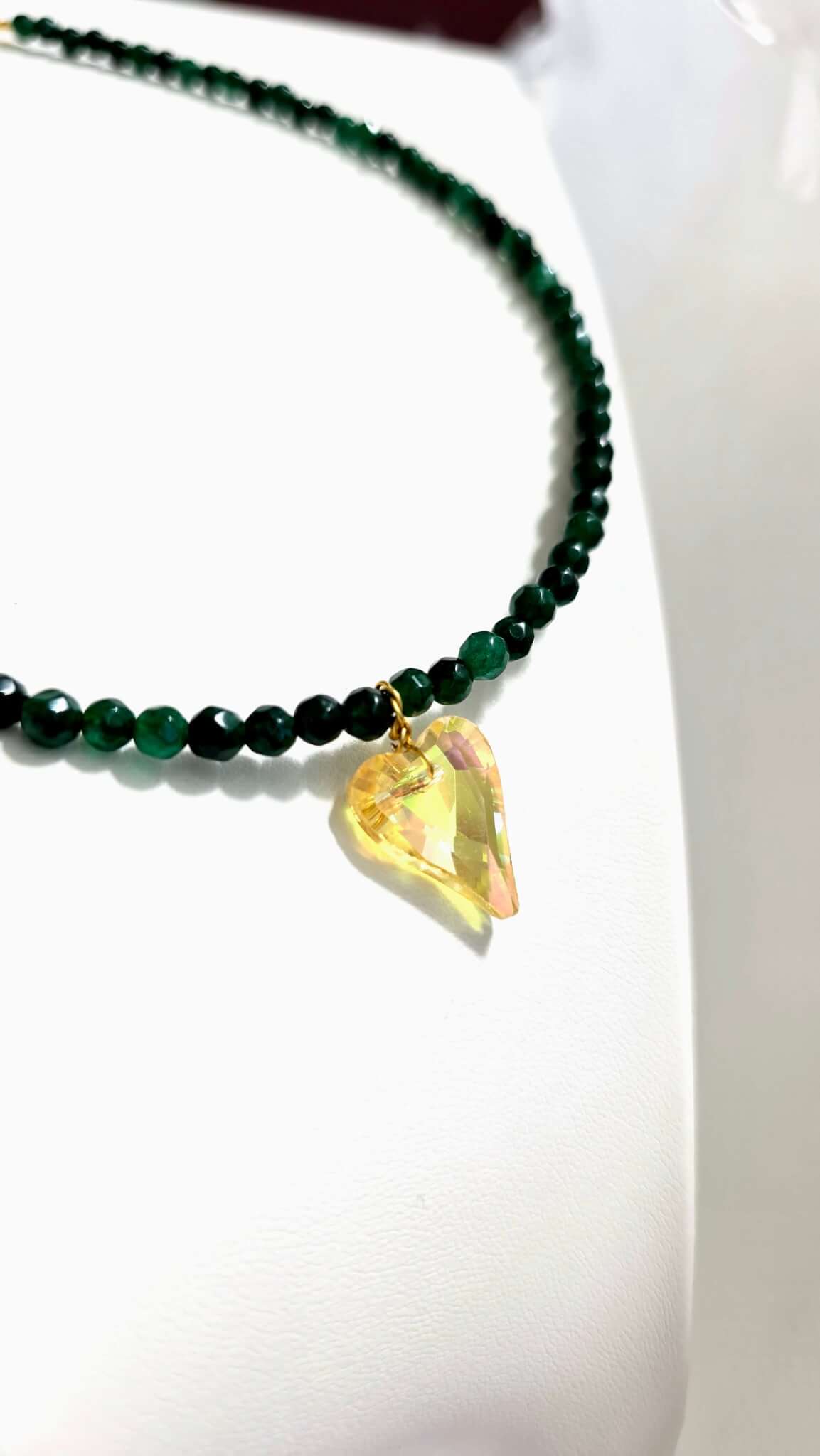 Πρασινο κολιε με ημιπολύτιμες καξ καρδια