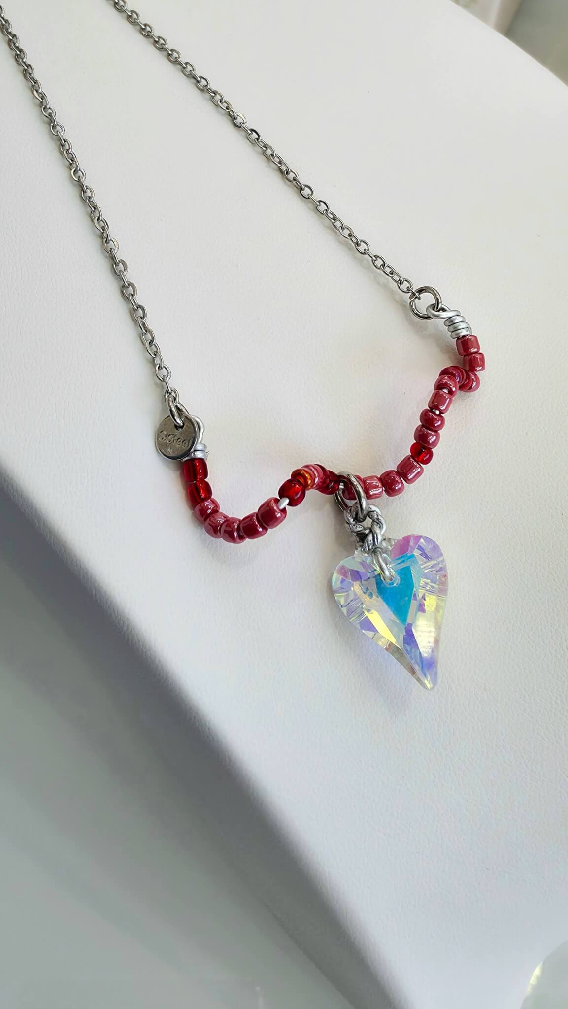 Κολιέ με καρδιά κρύσταλλο και κόκκινες χάντρες