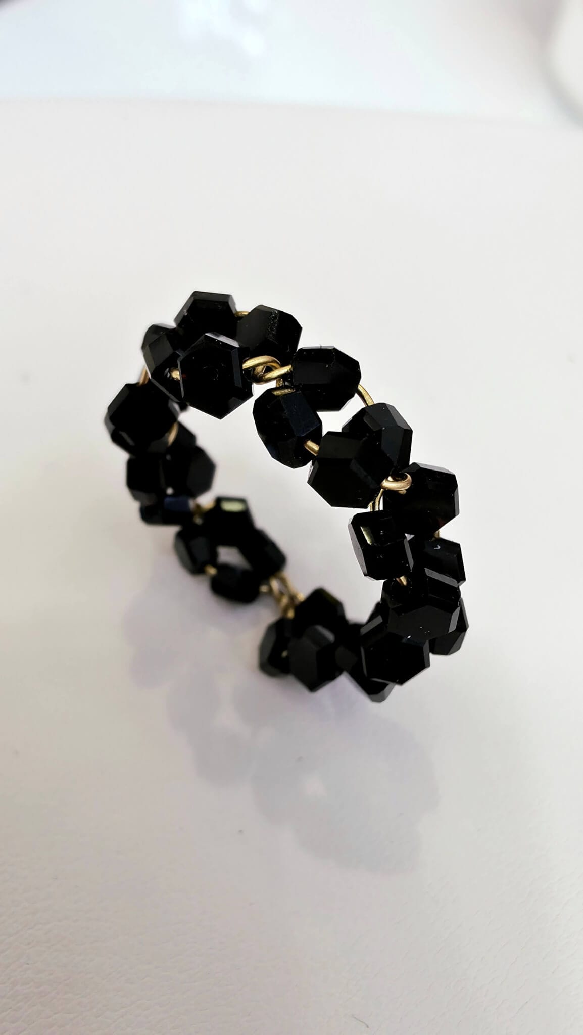 Δαχτυλίδι με μαύρα κρύσταλλα