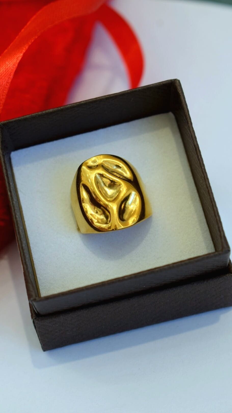 Ατσάλινο χρυσό δαχτυλίδι σφυρηλατό