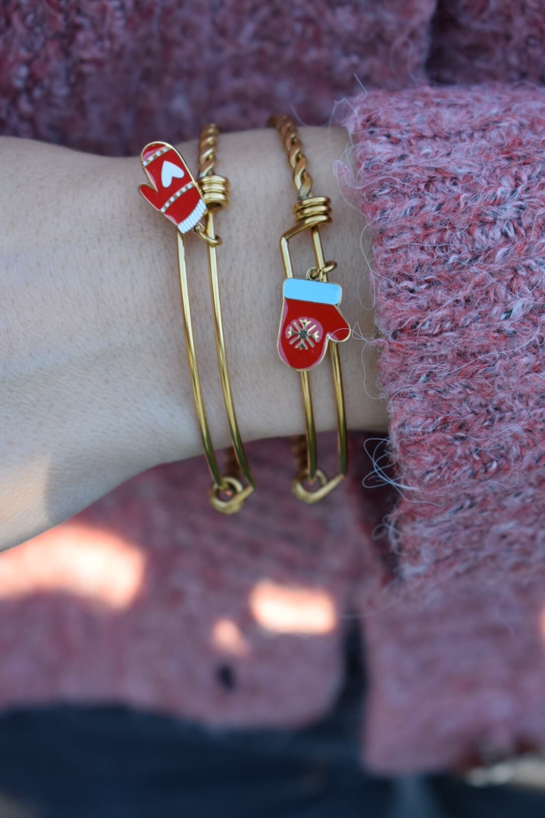 Ατσάλινη χειροπέδα με κρεμαστή μεταλλική μπότα - Image 2