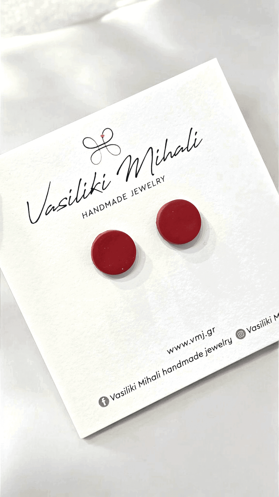 Καρφωτά σκουλαρίκια κόκκινα σατινέ από πολυμερικό πηλό