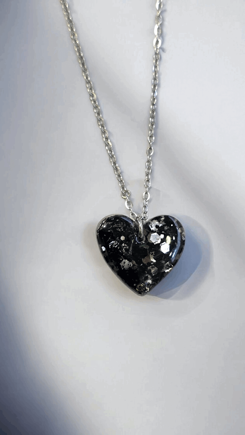 Χειροποίητο κολιέ καρδιά από υγρό γυαλί