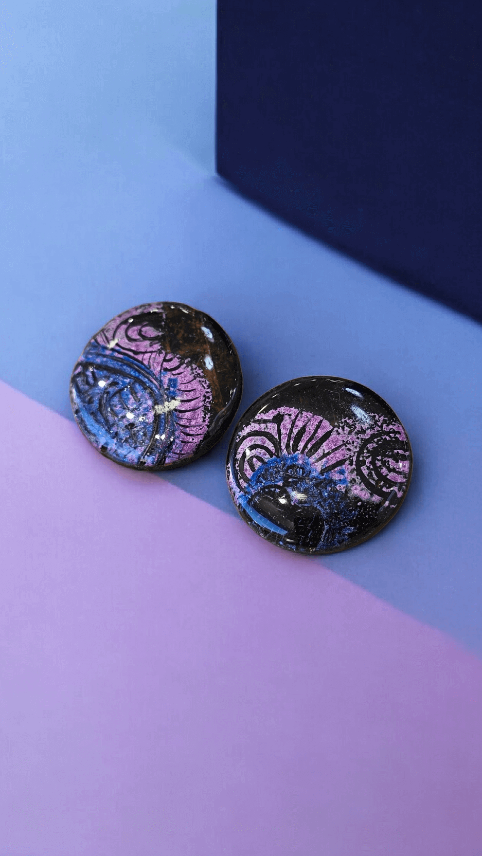 Στρόγγυλα σκουλαρίκια από πηλό μπλε ροζ μαύρο