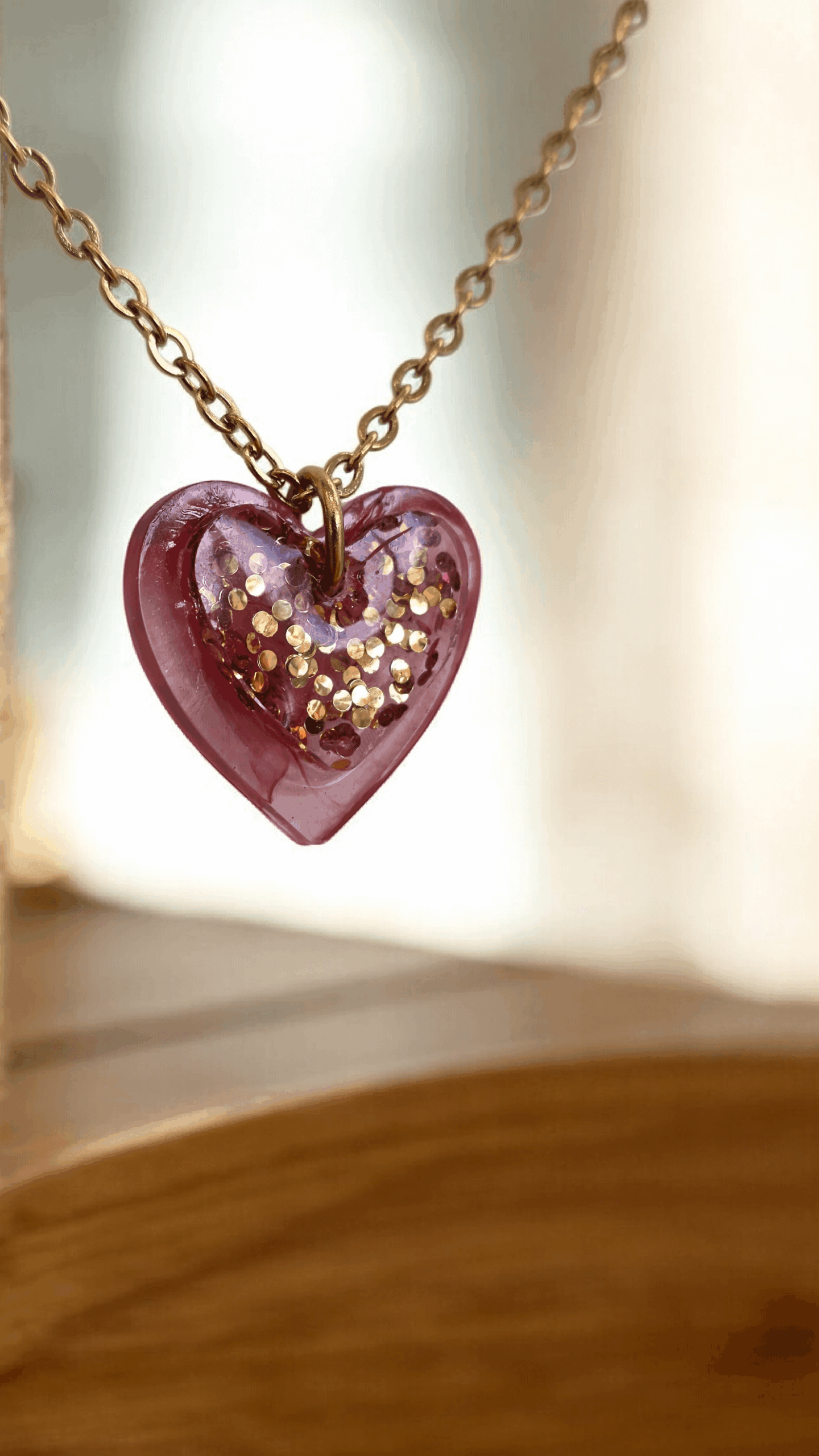 Κολιέ με διπλή καρδιά σε κόκκινο - χρυσό