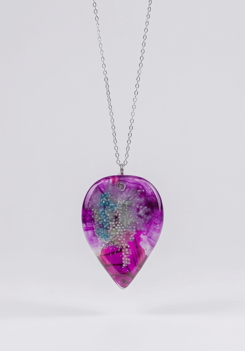 Χειροποίητο Μενταγιόν "Purple Galaxy" από Υγρό Γυαλί & Ατσάλινη Αλυσίδα - Vasiliki Mihali Jewelry