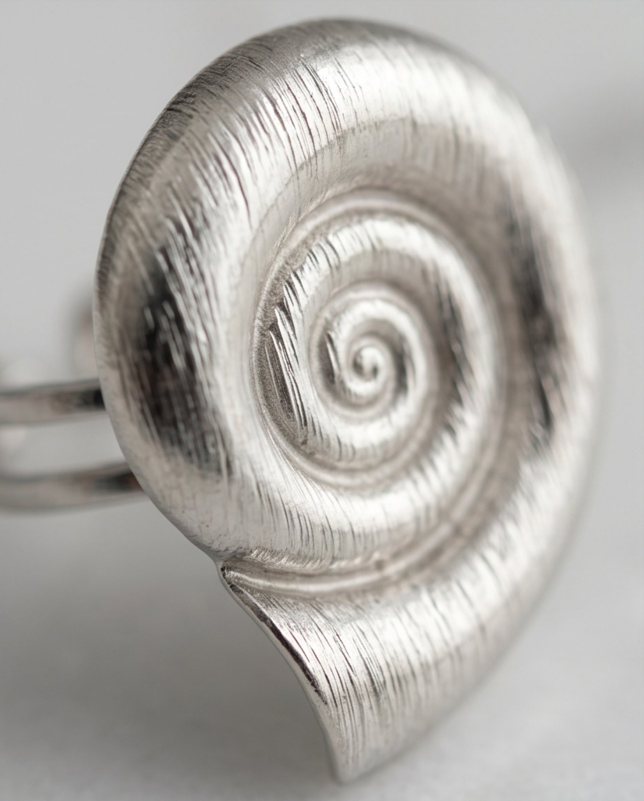 Χειροποίητο Ατσάλινο Δαχτυλίδι "Spiral Shell" με Ματ Φινίρισμα - vasiliki Mihali jewelry - Image 3