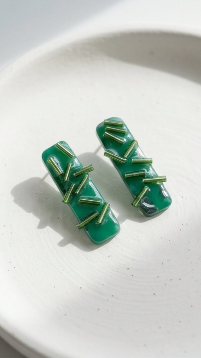 Χειροποίητα Σκουλαρίκια "Geometric Emerald Bars" από Υγρό Γυαλί και Ανοξείδωτο Ατσάλι - vasiliki Mihali jewelry