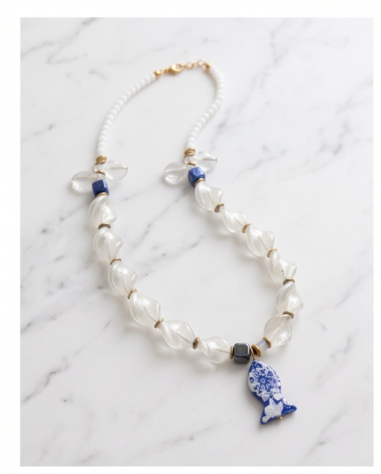 Χειροποίητο Κολιέ "Aegean Porcelain Fish & Twisted Crystals" με Κεραμικό Ψαράκι και Γυάλινες Χάντρες - vasiliki Mihali jewelry