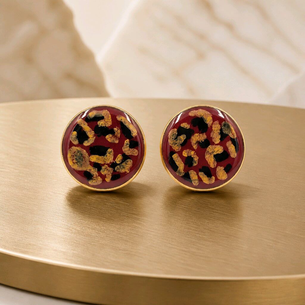 Χειροποίητα Σκουλαρίκια "Burgundy Leopard Studs" από Πολυμερικό Πηλό, Υγρό Γυαλί και Επιχρυσωμένο Ατσάλι - vasiliki Mihali jewelry - Image 4